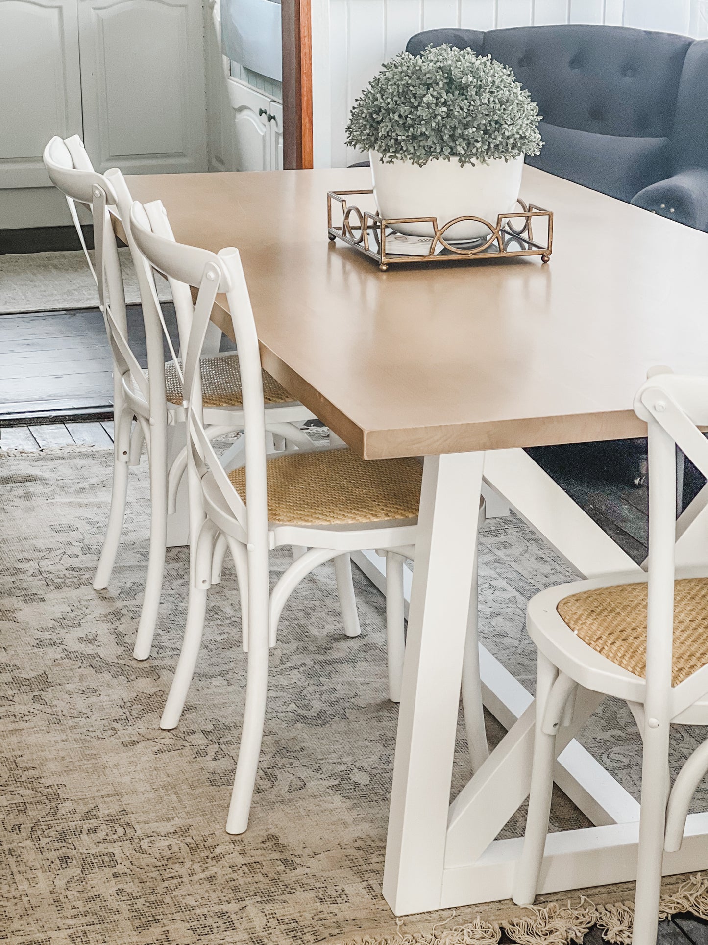 Hampton's Dining Table + 6 Chairs